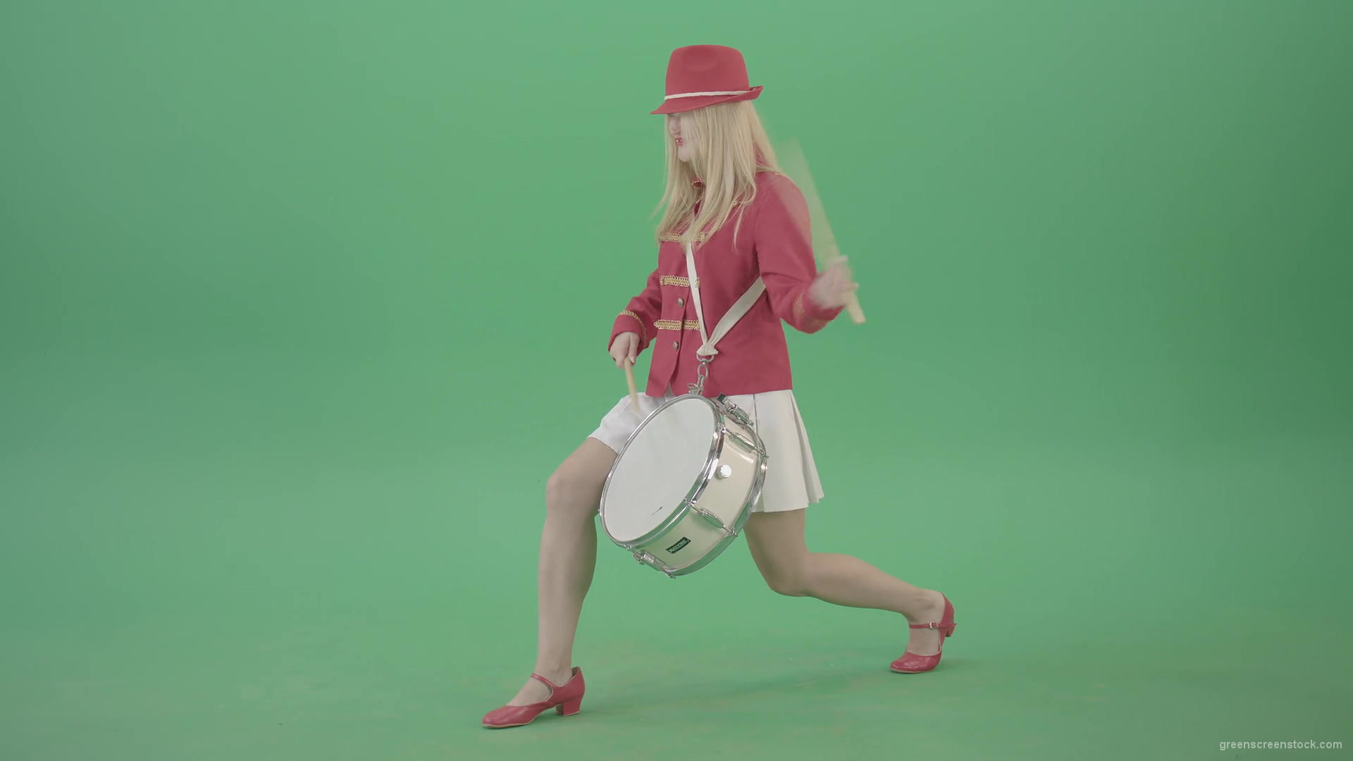 Blondie-is-ready-for-adventure-making-beats-on-snare-drum-isolated-on-Green-Screen-4K-Video-Footage-1920_005 Green Screen Stock