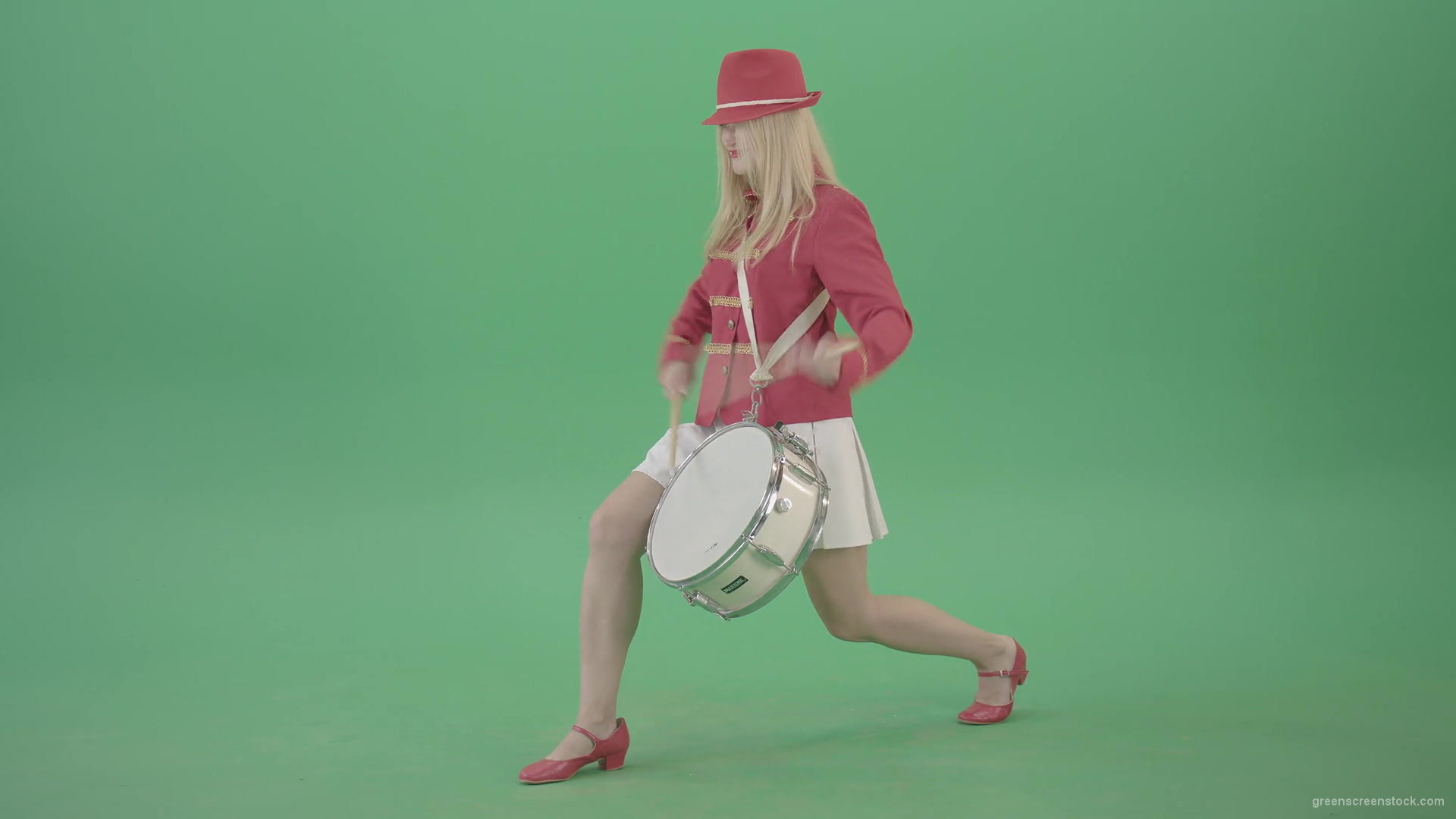 Blondie-is-ready-for-adventure-making-beats-on-snare-drum-isolated-on-Green-Screen-4K-Video-Footage-1920_008 Green Screen Stock