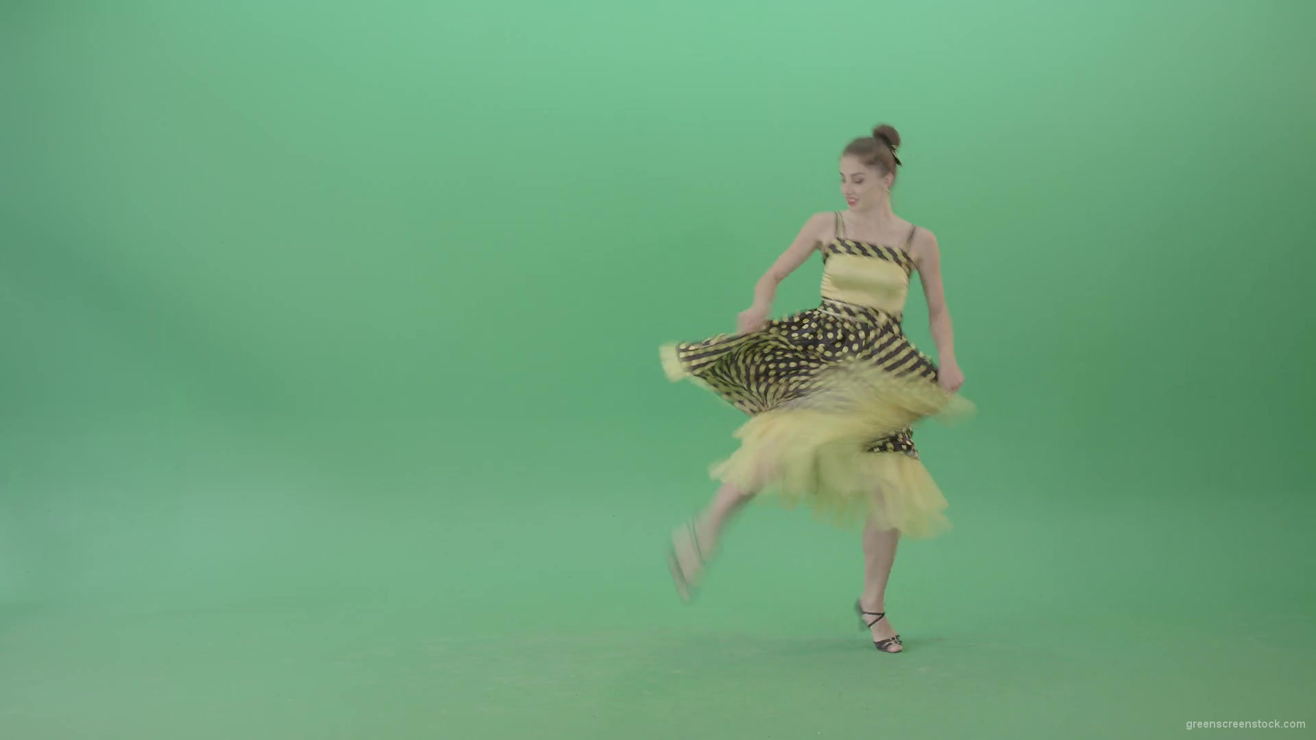 Elegant-Girl-in-Yellow-dress-Dancing-Boogie-woogie-and-chill-on-Green-Screen-4K-Video-Footage-1920_005 Green Screen Stock
