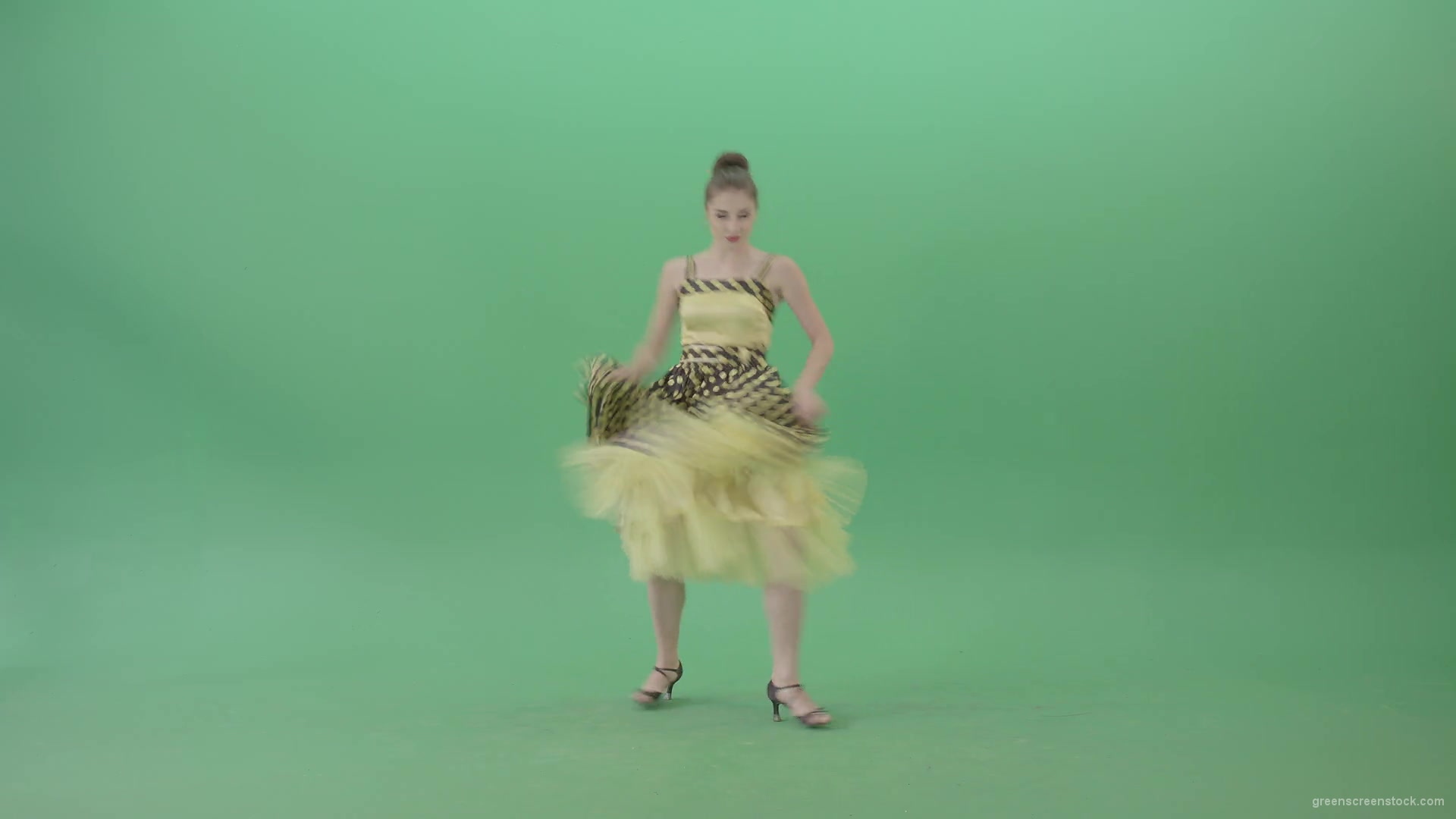 Elegant-Girl-in-Yellow-dress-Dancing-Boogie-woogie-and-chill-on-Green-Screen-4K-Video-Footage-1920_006 Green Screen Stock