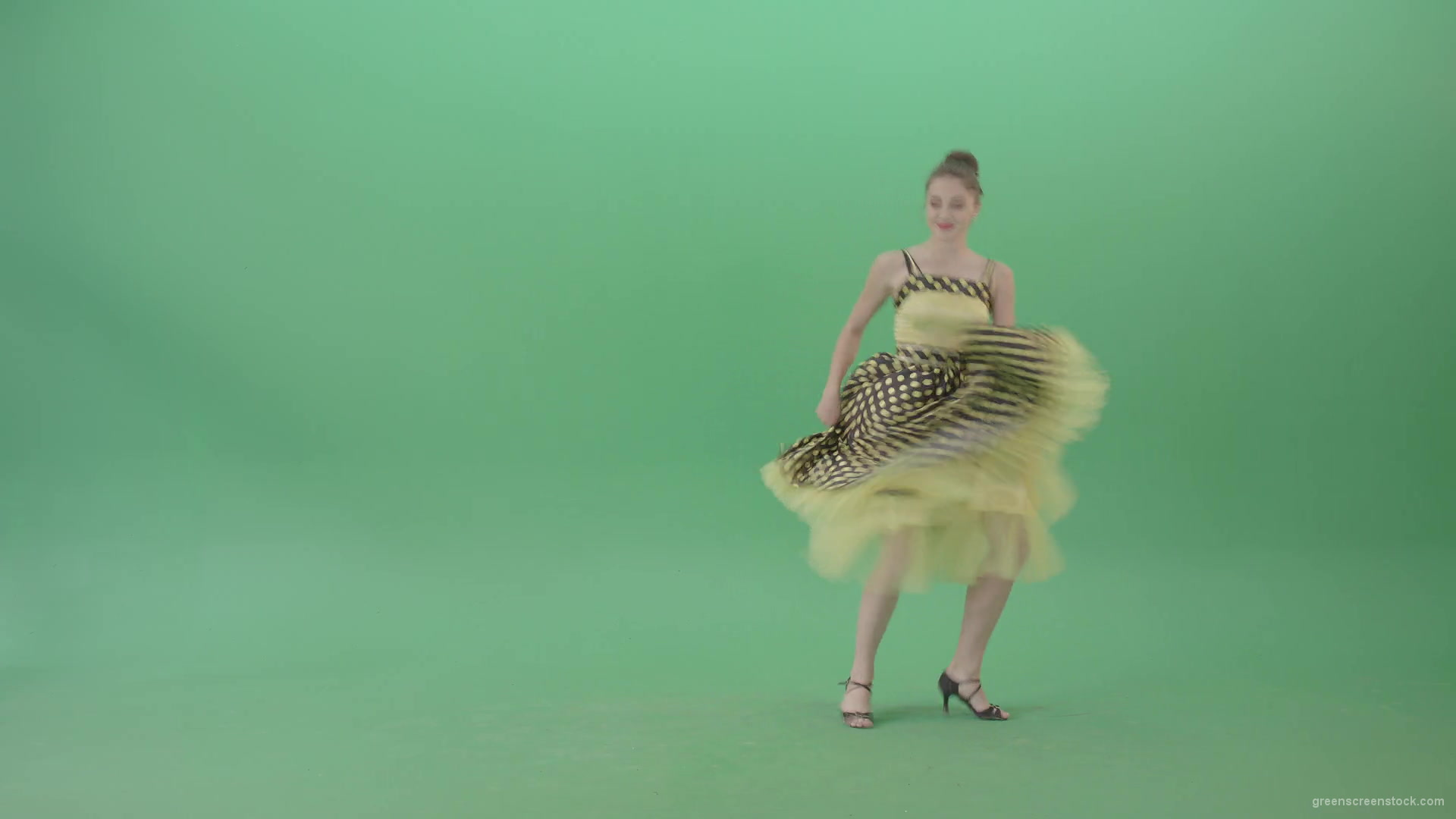 Elegant-Girl-in-Yellow-dress-Dancing-Boogie-woogie-and-chill-on-Green-Screen-4K-Video-Footage-1920_008 Green Screen Stock