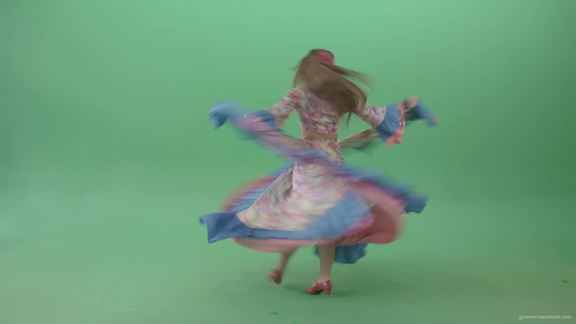 Elegant-movement-by-Gypsy-girl-in-moldova-costume-isolated-on-green-screen-4K-Video-Footage-clip-1920_009 Green Screen Stock
