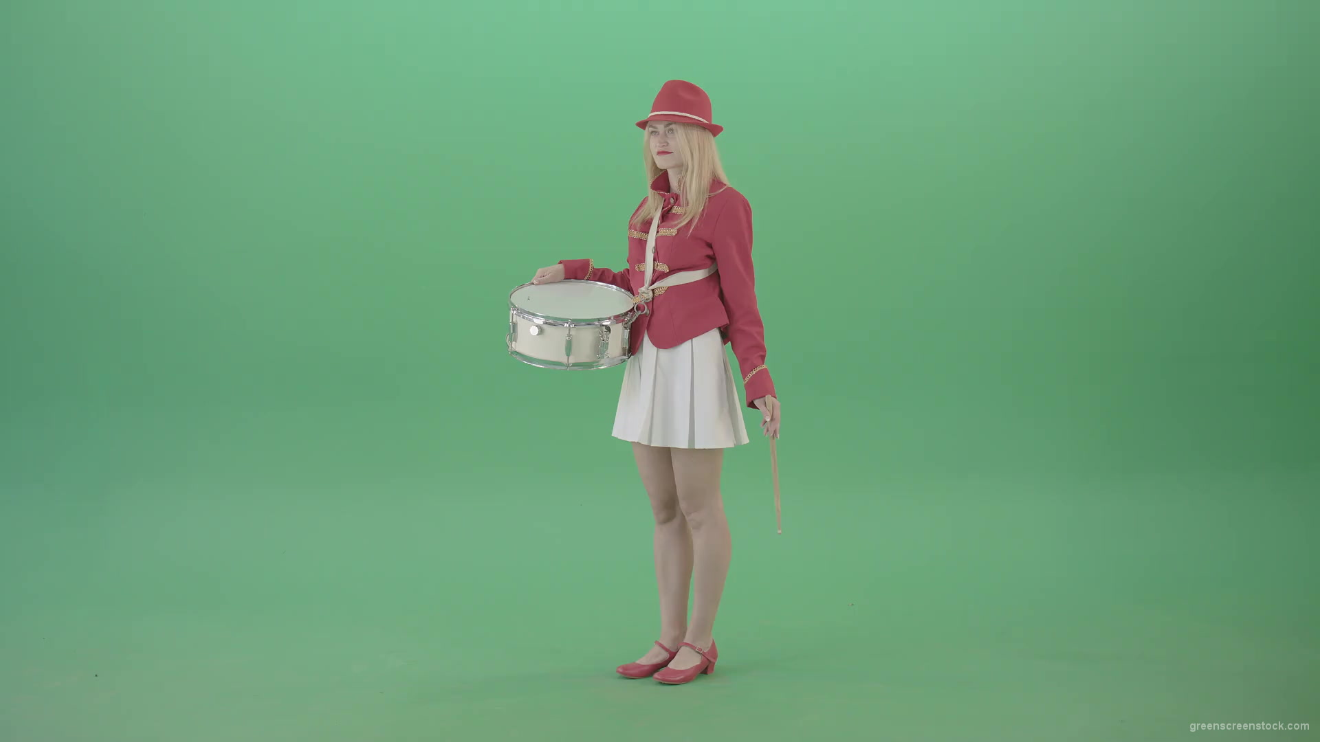 Girl-in-red-uniform-marching-and-play-snare-drum-on-green-screen-4K-Video-Footage-1920_001 Green Screen Stock