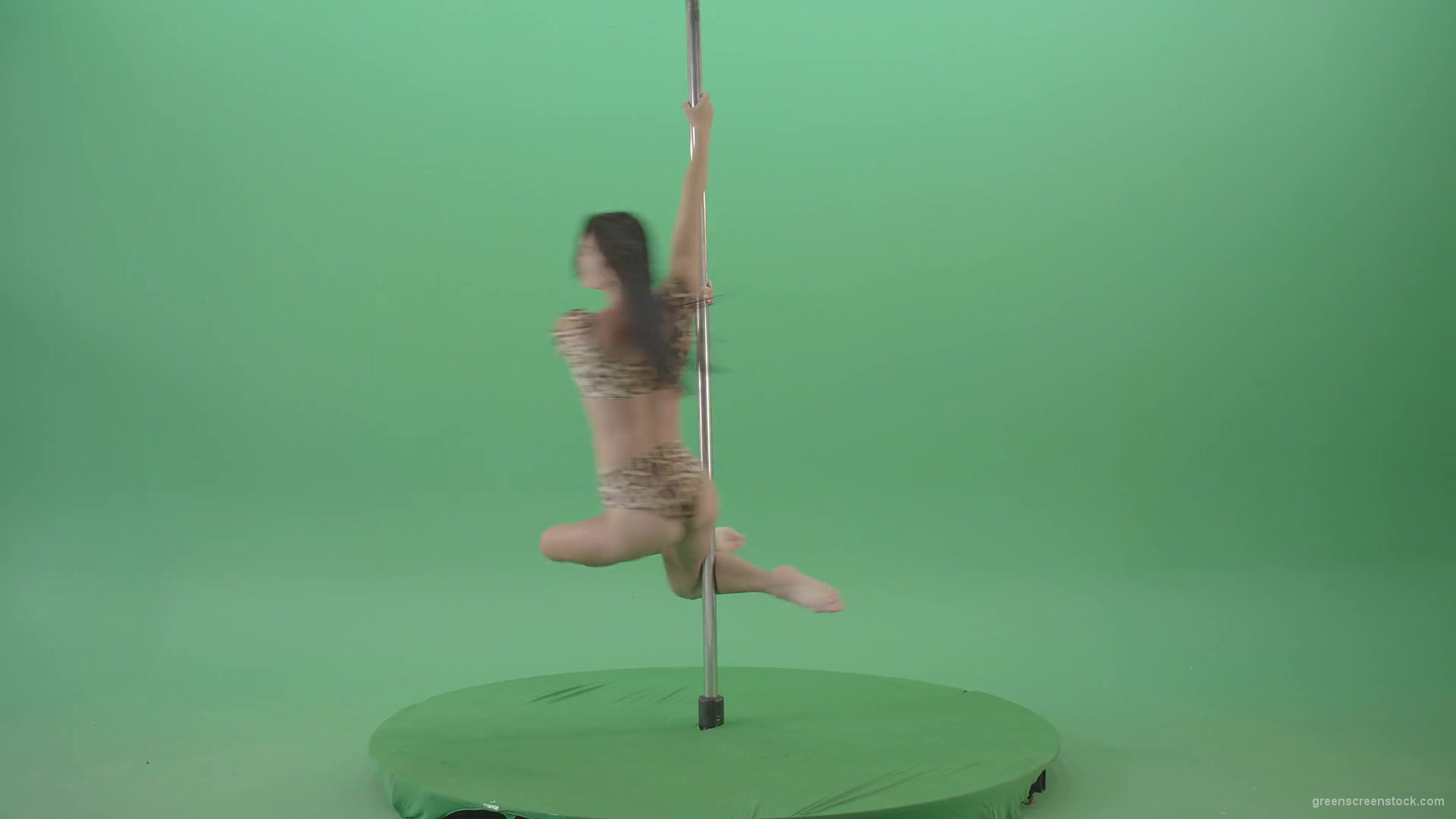 Glamor-girl-in-leopard-underwear-dancing-on-pilon-Pole-dance-and-spinning-isolated-on-Green-Screen-Video-Footage-1920_007 Green Screen Stock
