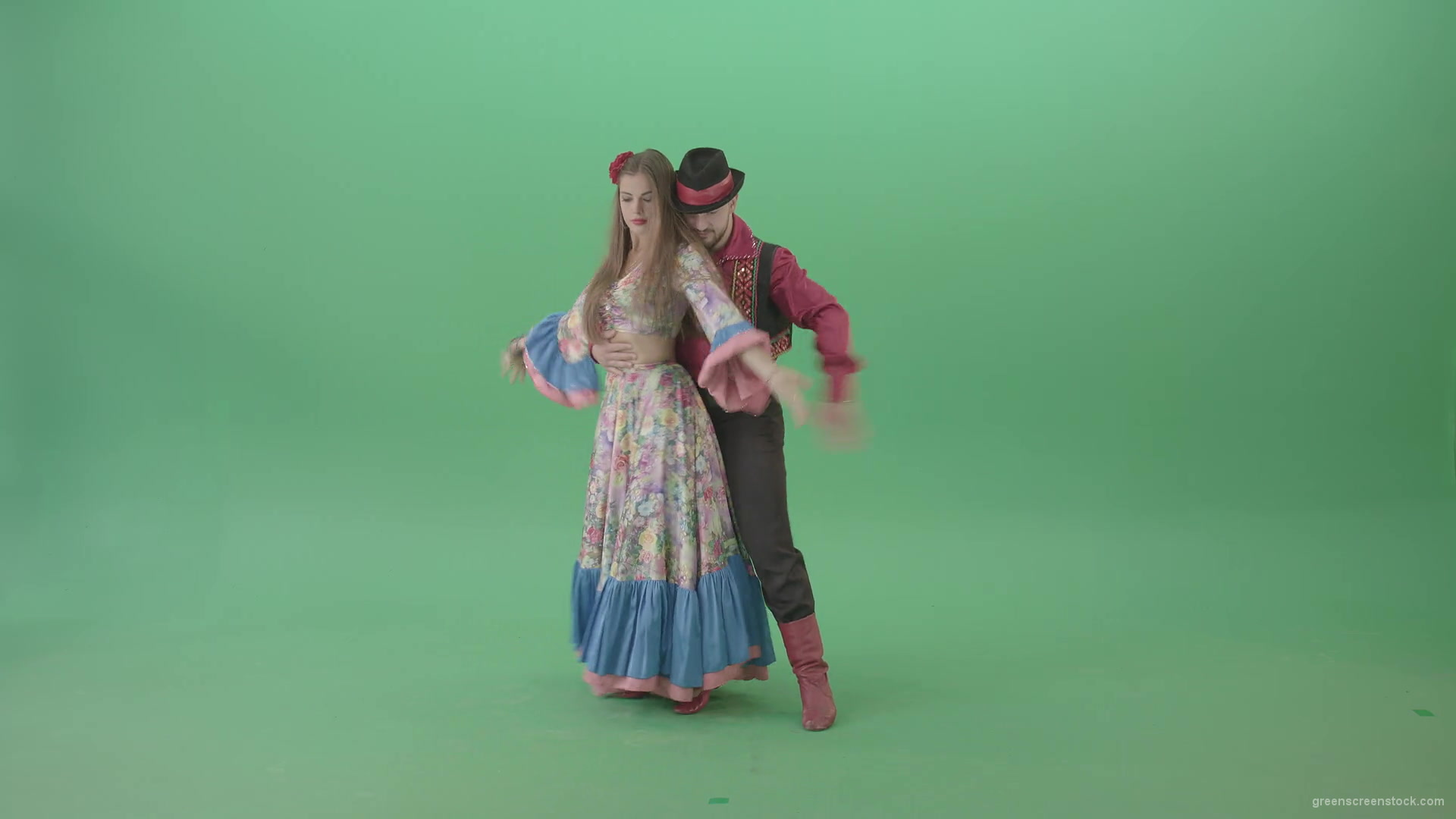 Love-Story-dance-by-gypsian-folk-people-in-balkan-dress-isolated-on-green-screen-4K-video-footage-1920_006 Green Screen Stock