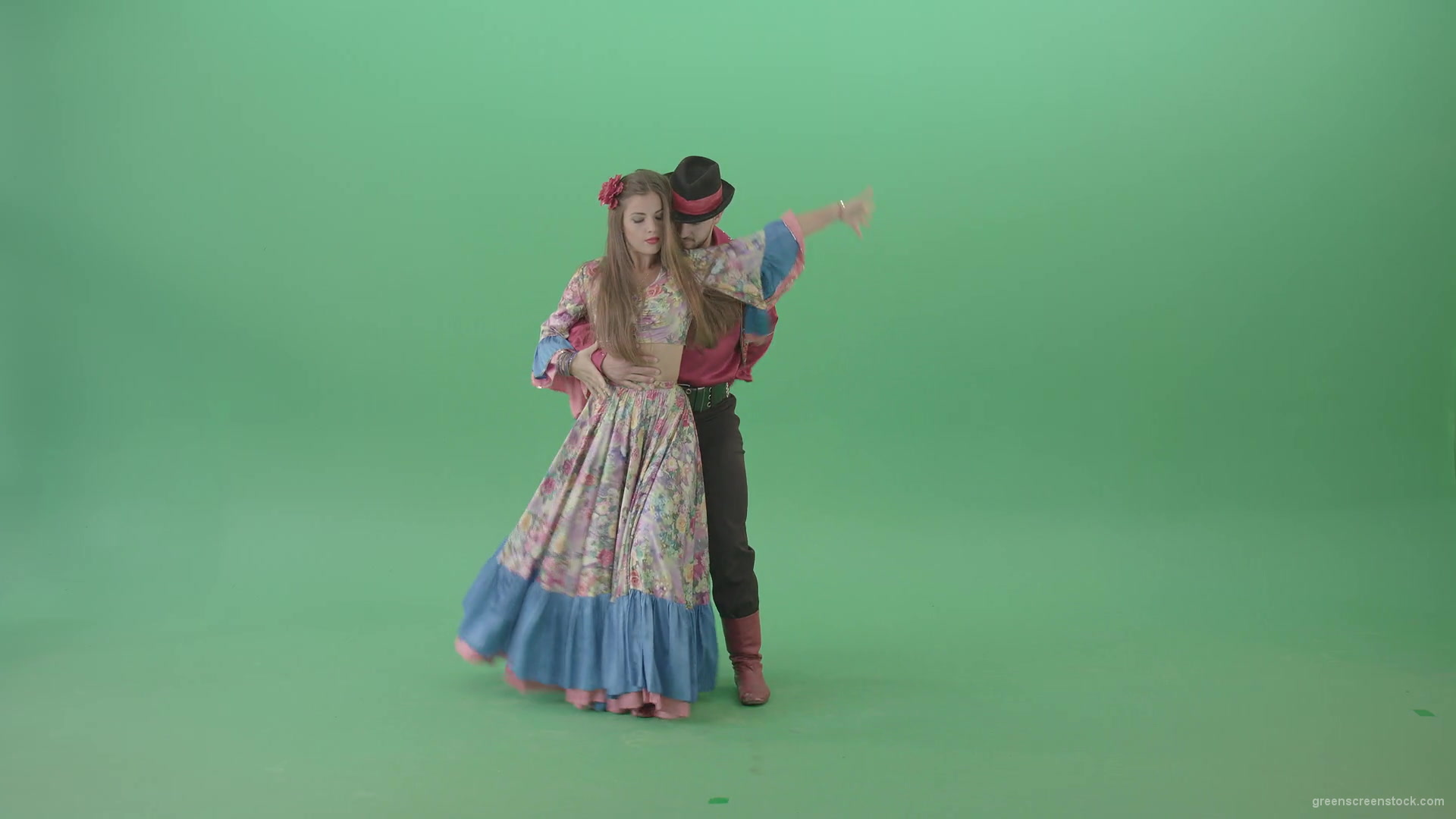 Love-Story-dance-by-gypsian-folk-people-in-balkan-dress-isolated-on-green-screen-4K-video-footage-1920_007 Green Screen Stock