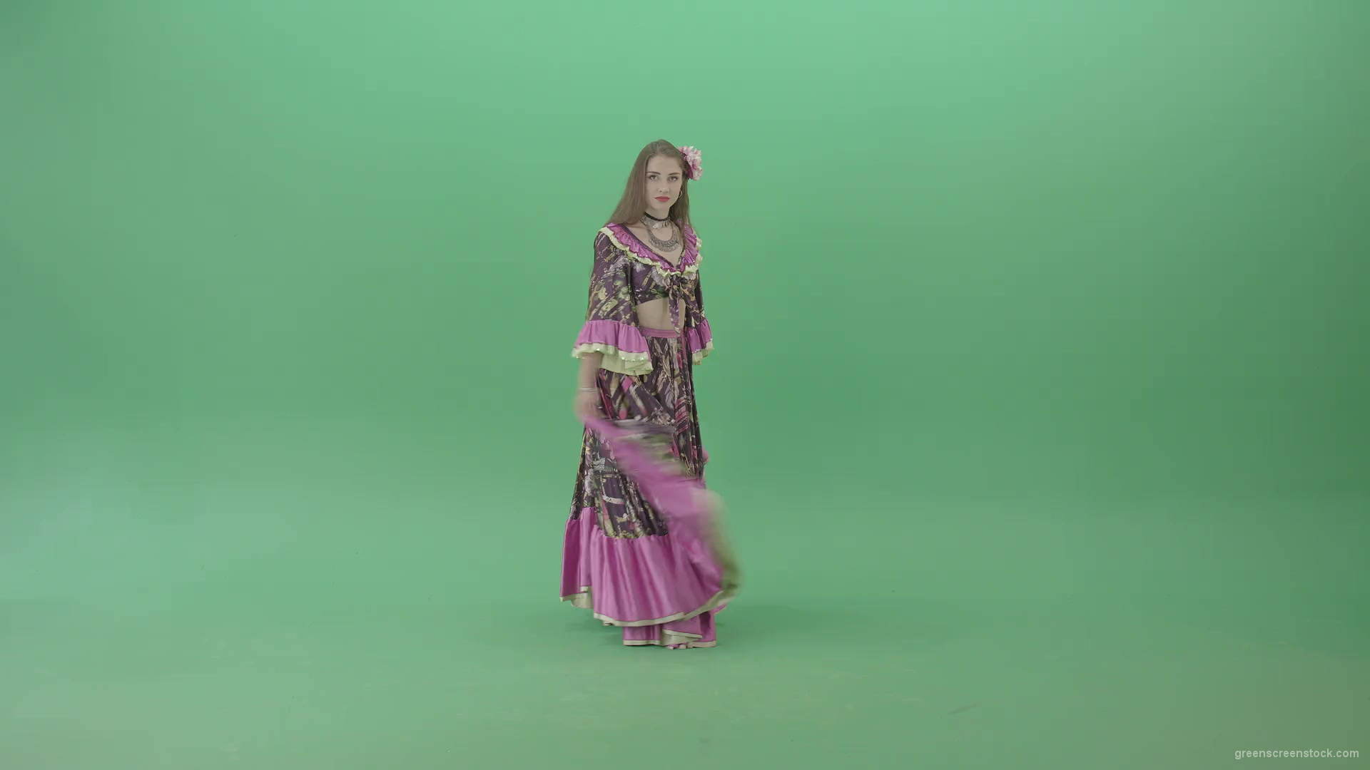 Lovely-Tzigane-romana-gypsy-women-waving-pink-dress-dancing-folk-isolated-in-green-screen-studio-4K-Green-Screen-Video-Footage-1920_001 Green Screen Stock
