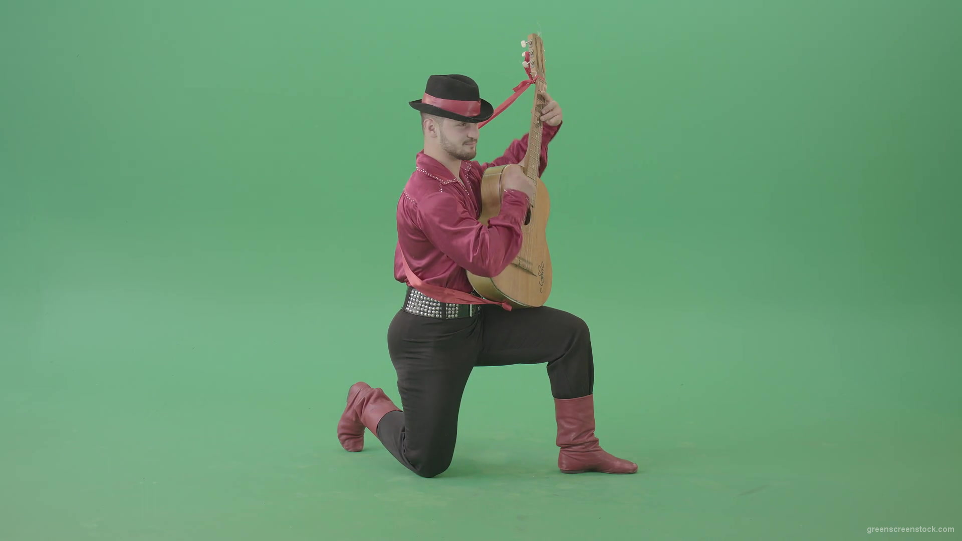 Man-in-Gipsy-costume-playing-love-song-on-guitar-isolated-on-green-screen-4K-Video-Footage-1920_002 Green Screen Stock