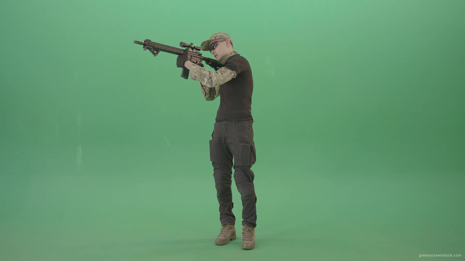 Man-in-Military-uniform-shooting-with-Army-machine-gun-isolated-on-Green-Screen-4K-Video-Footage-1920_001 Green Screen Stock
