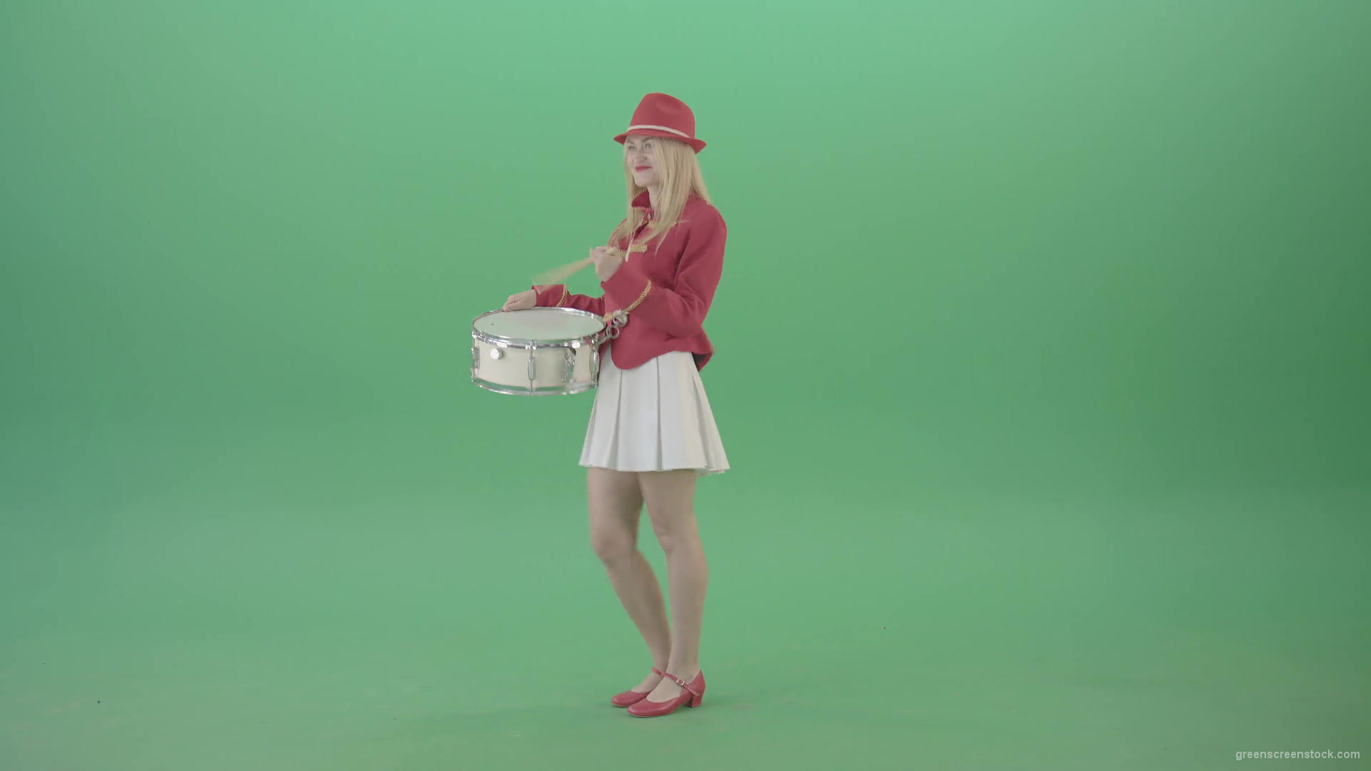 Red-Costume-Girl-in-Side-view-marching-on-green-screen-and-playing-snare-drum-4K-Video-Footage-1920_004 Green Screen Stock