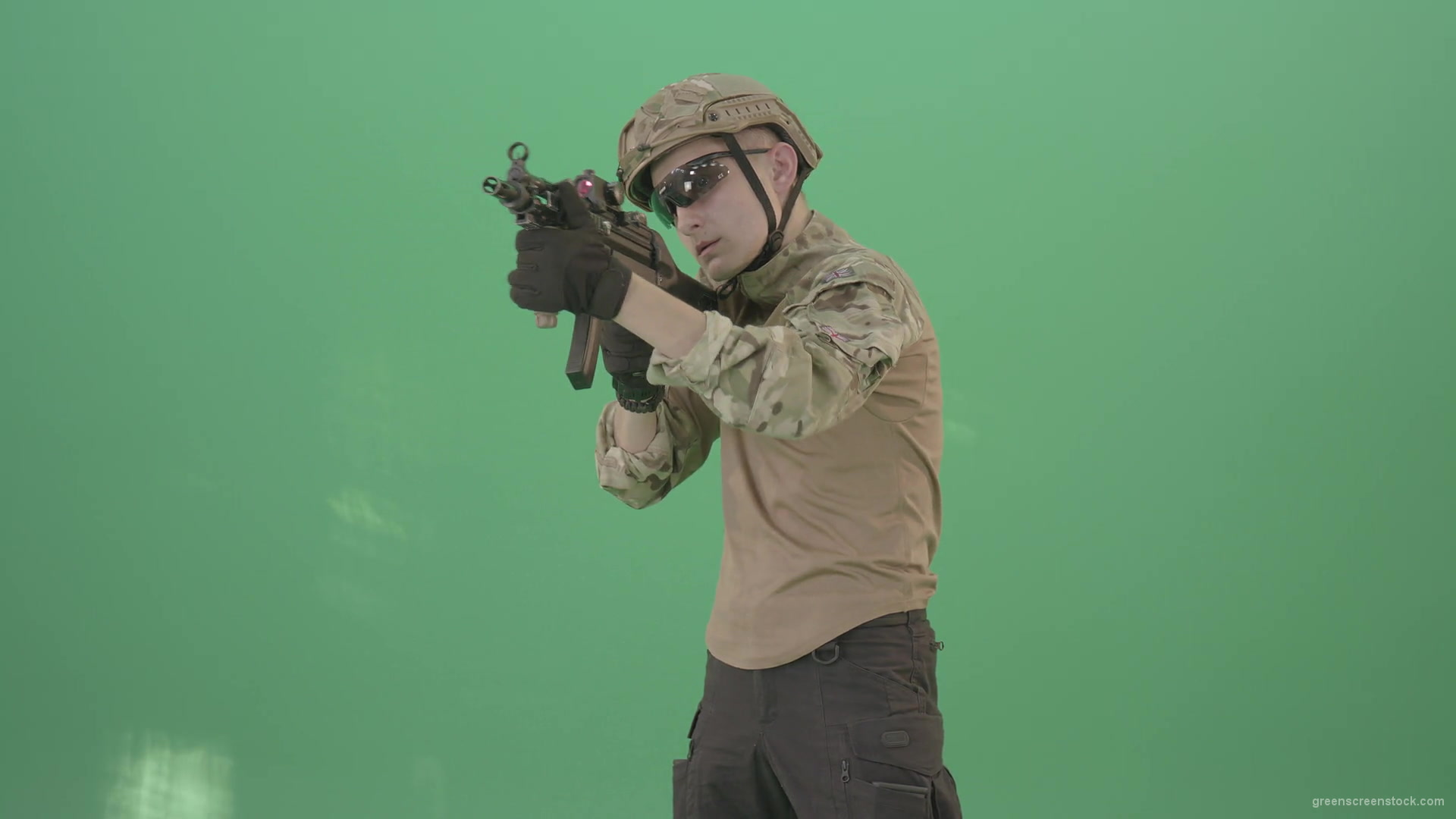 Soldier-in-army-uniform-shooting-with-gun-fire-machine-isolated-on-green-screen-4K-Video-Footage-1920_004 Green Screen Stock