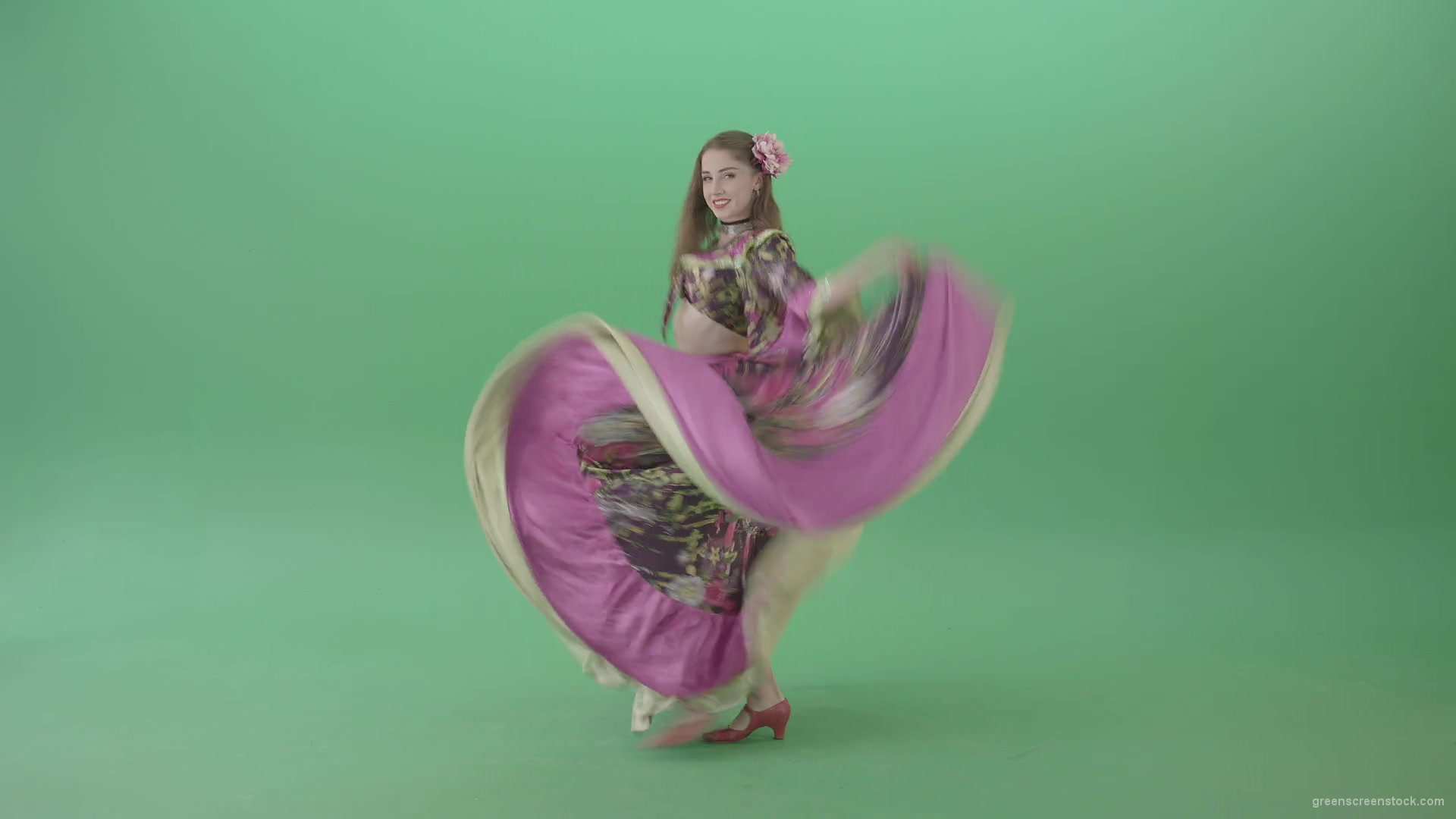Tzigane-romana-gypsy-girl-waving-pink-dress-dancing-isolated-in-green-screen-studio-4K-Green-Screen-Video-Footage-1920_004 Green Screen Stock