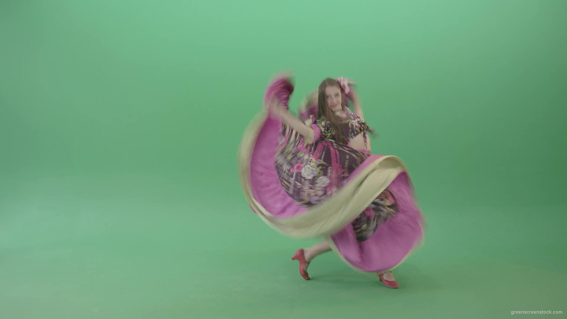 Tzigane-romana-gypsy-girl-waving-pink-dress-dancing-isolated-in-green-screen-studio-4K-Green-Screen-Video-Footage-1920_005 Green Screen Stock