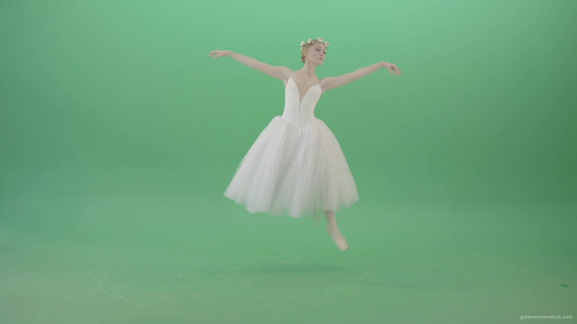 Beautiful-jumping-ballet-dancing-girl-choreograph-jumps-on-green-screen-4K-Video-Footage-1920_006 Green Screen Stock