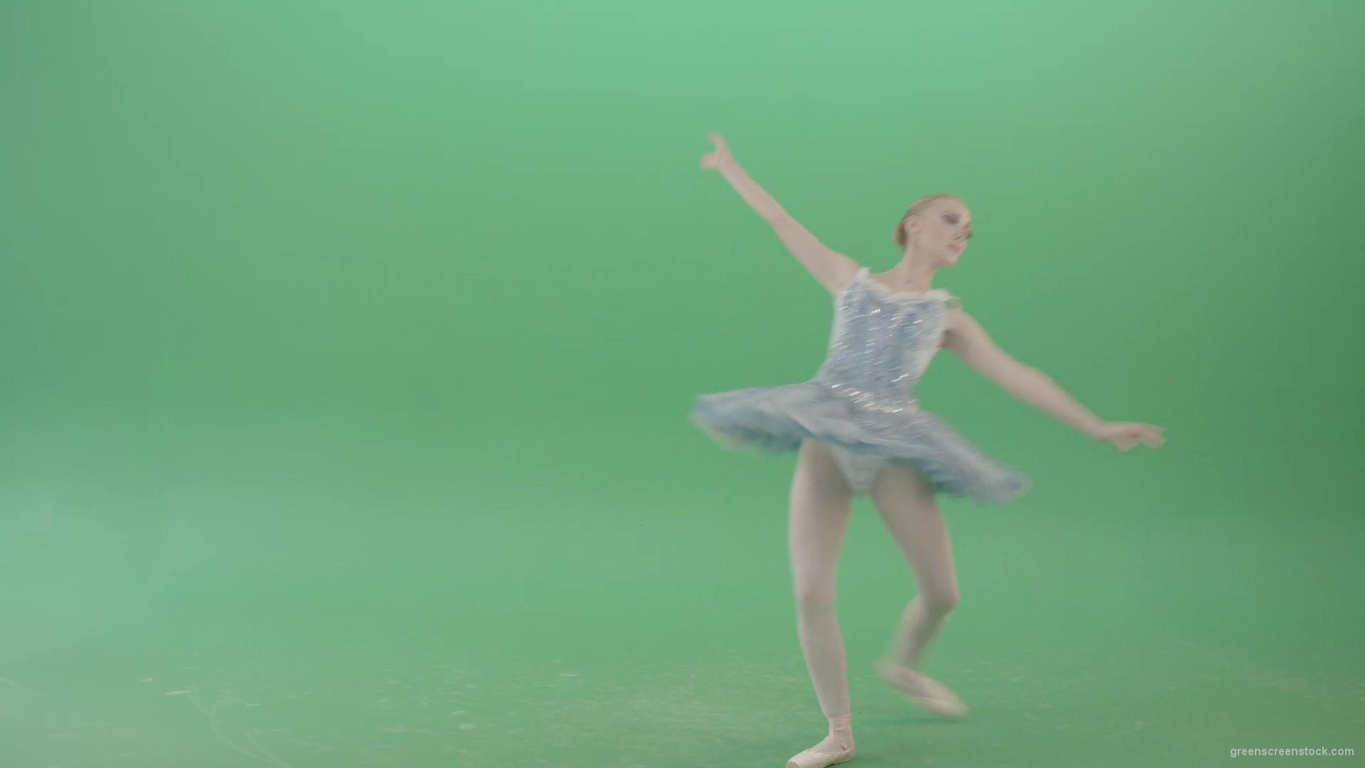 Happy-Ballerina-Ballet-Dancing-Girl-in-blue-dress-chilling-in-spin-on-green-screen-4K-Video-Footage-1920_002 Green Screen Stock