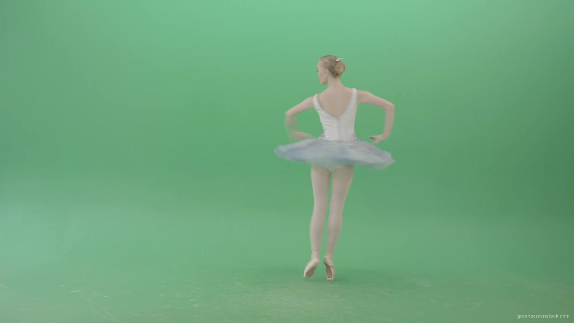 Happy-Ballerina-Ballet-Dancing-Girl-in-blue-dress-chilling-in-spin-on-green-screen-4K-Video-Footage-1920_004 Green Screen Stock