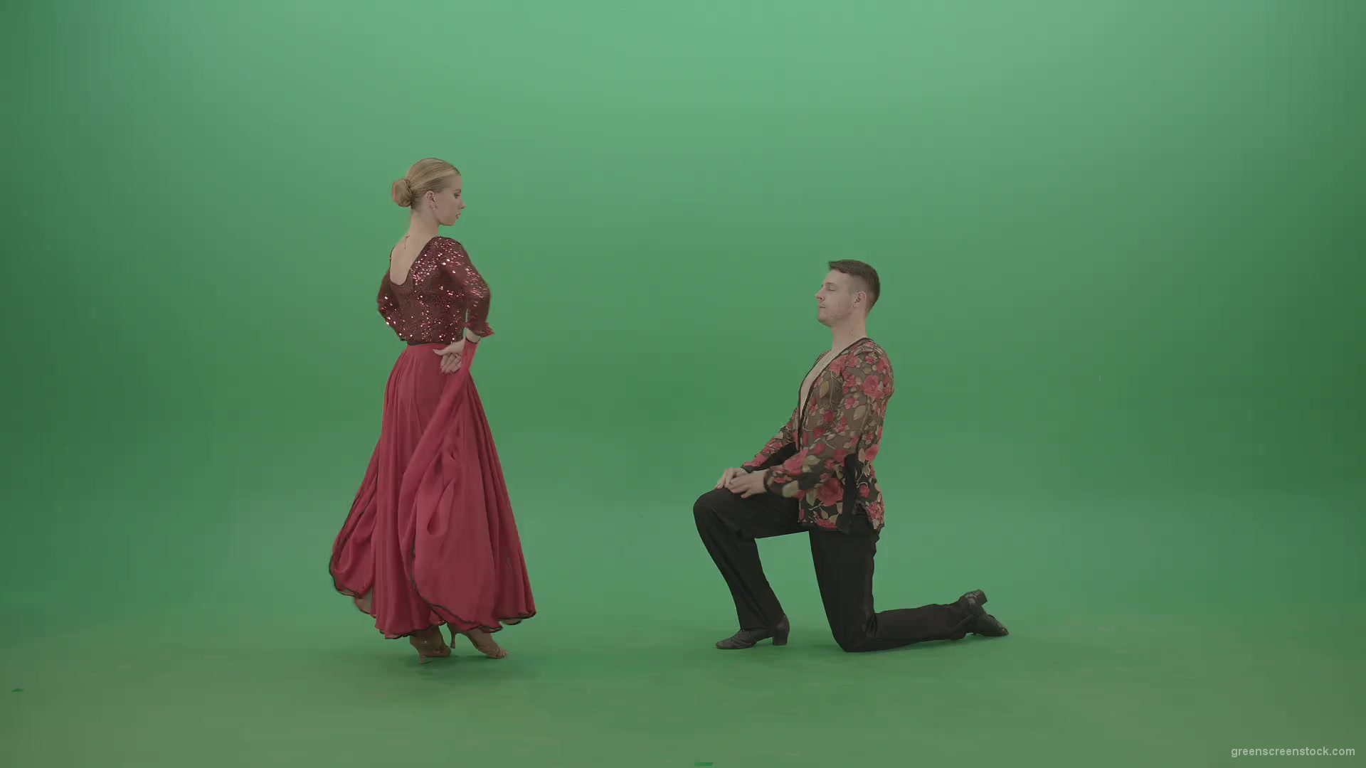 Passion-Couple-dancing-Rumba-Ballroom-dance-and-clapping-in-hands-isolated-on-green-screen-4K-Video-Footage-1920_001 Green Screen Stock