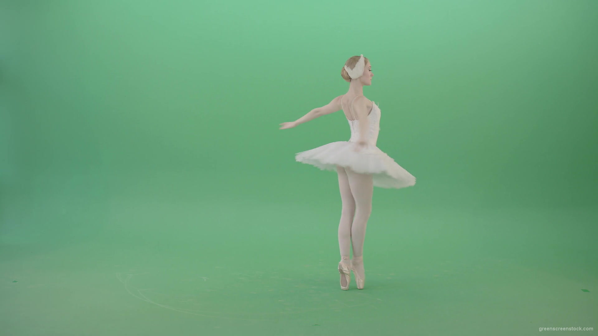 Prima-ballerina-ballet-girl-elegant-dancing-and-spinning-on-green-screen-4K-Video-Footage-1920_006 Green Screen Stock