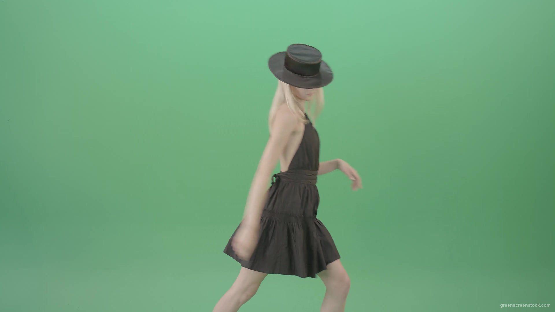 Video-Art-Fashion-Dance-by-Girl-in-black-outlet-and-dark-hat-on-green-screen-Video-Footage-1920_007 Green Screen Stock
