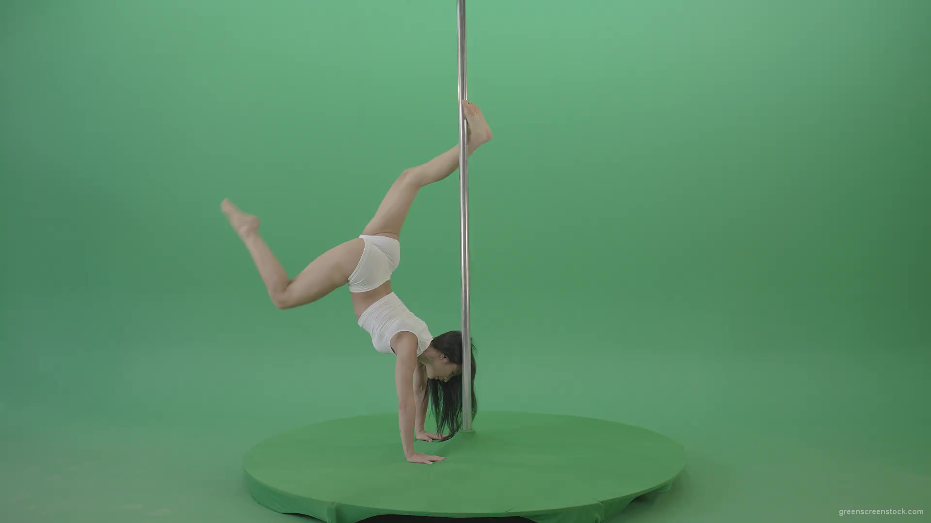 Fit-Girl-waving-legs-dancing-pole-dance-on-green-screen-4K-Video-Footage-1920_001 Green Screen Stock