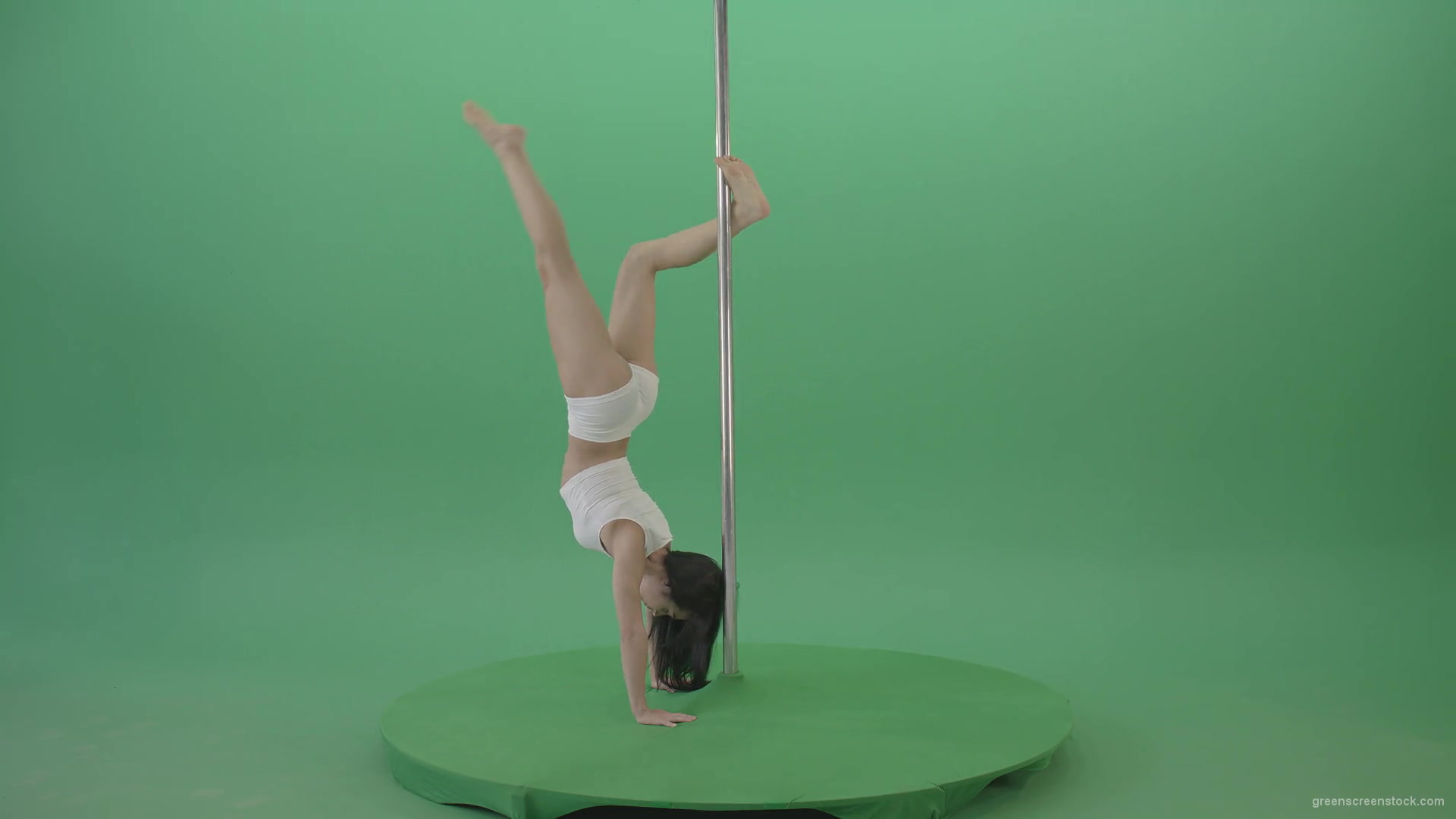 Fit-Girl-waving-legs-dancing-pole-dance-on-green-screen-4K-Video-Footage-1920_004 Green Screen Stock