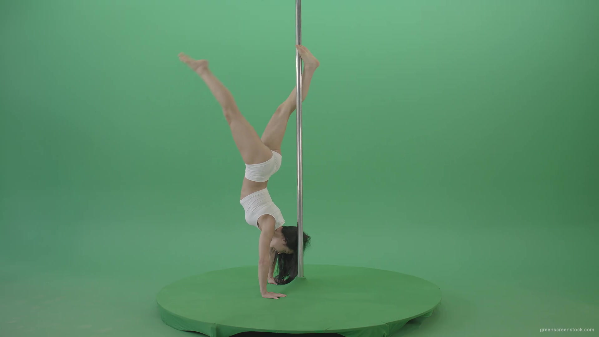Fit-Girl-waving-legs-dancing-pole-dance-on-green-screen-4K-Video-Footage-1920_006 Green Screen Stock