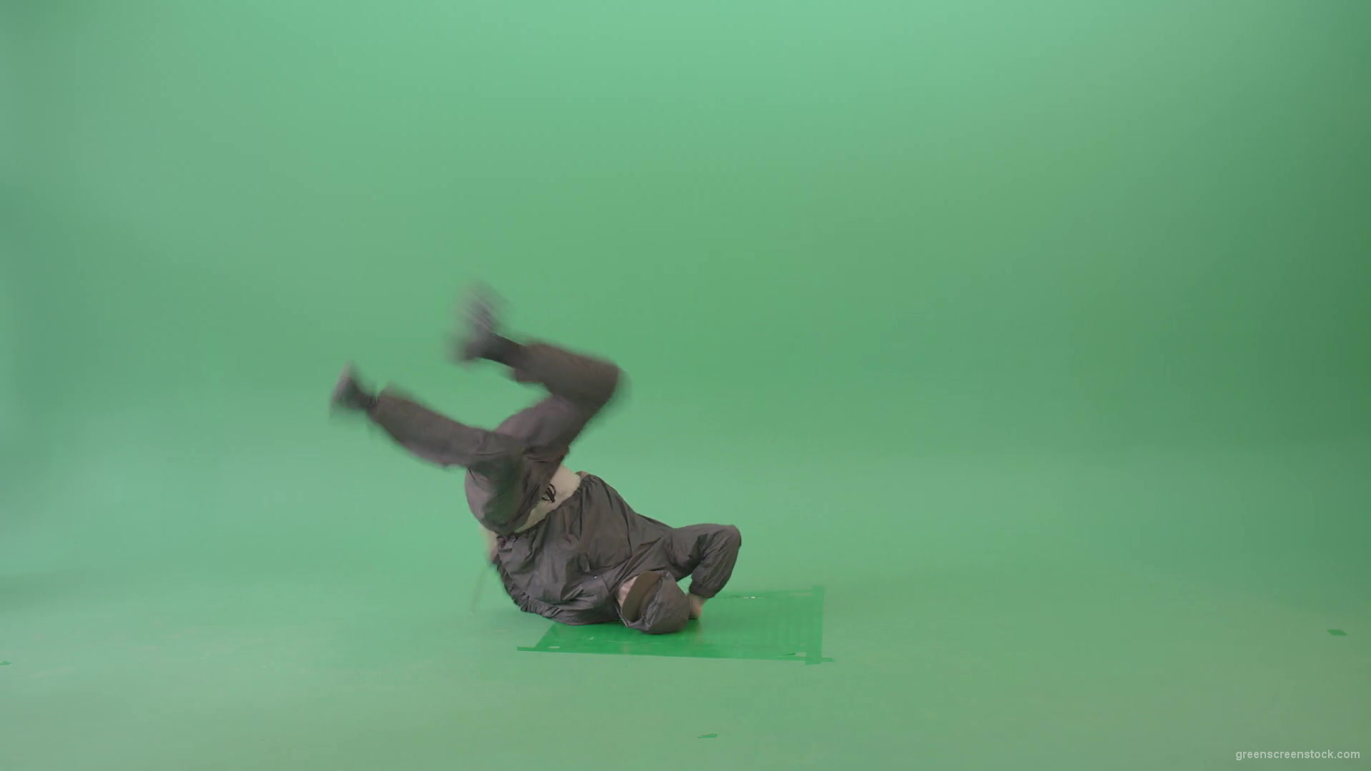 Hip-Hop-Dance-making-power-move-with-freeze-dancing-breakdance-on-green-screen-4K-Video-Footage-1920_008 Green Screen Stock