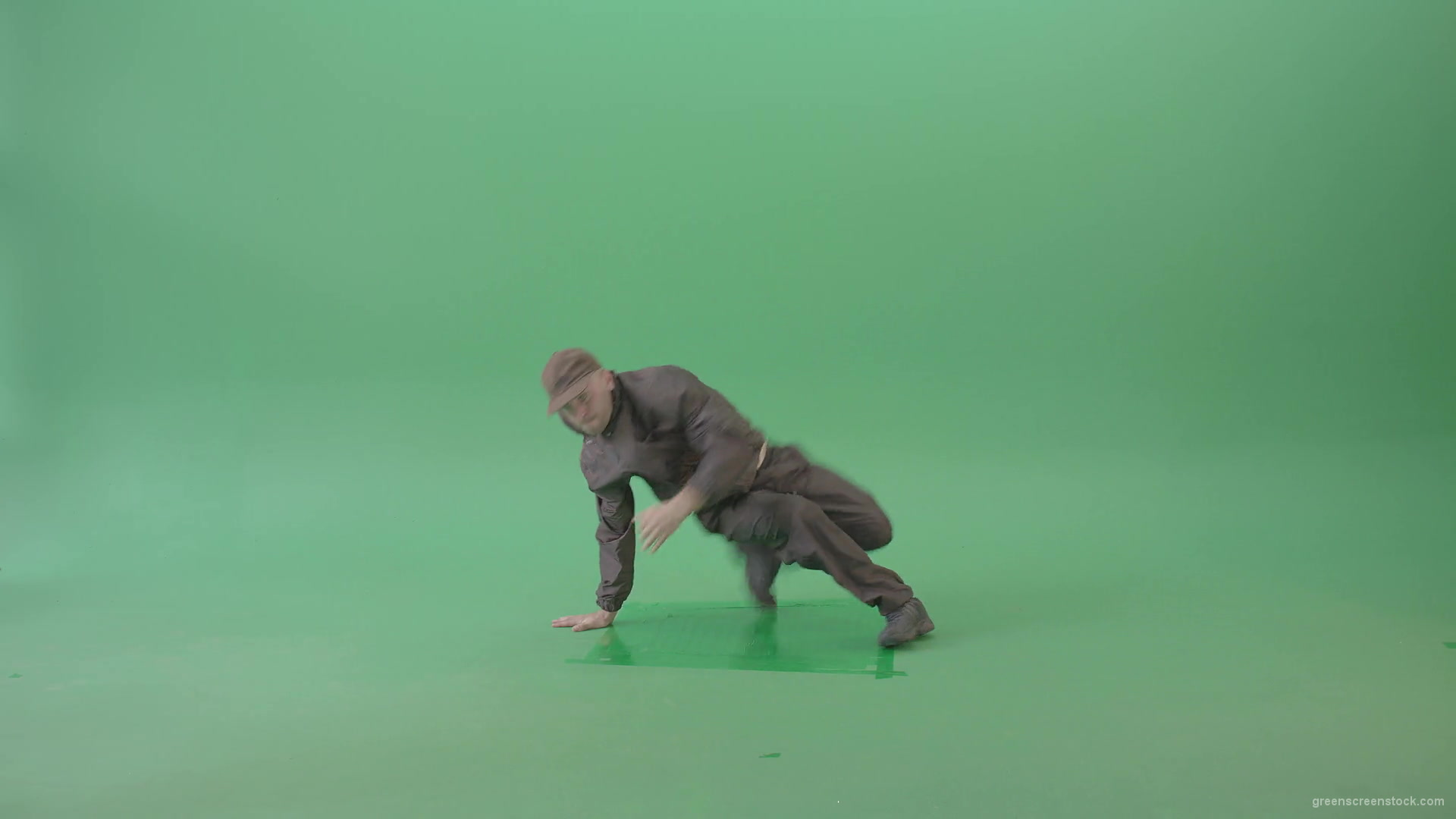 Man-dancing-breakdance-on-green-screen-4K-Video-Footage-1920_008 Green Screen Stock