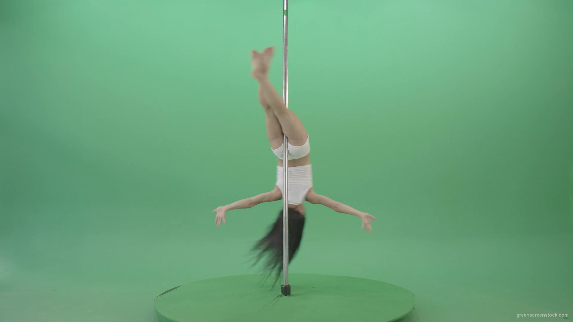 Sport-Fit-Girl-spinning-on-pole-making-acrobatic-element-on-green-screen-1920_006 Green Screen Stock
