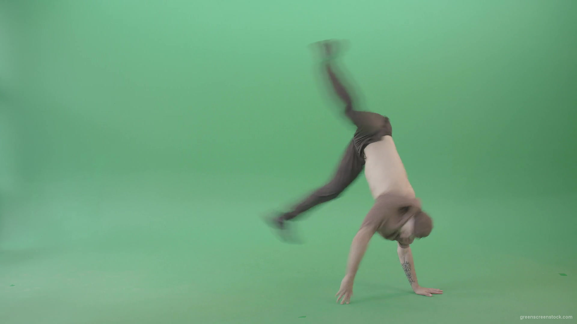 Sport-gymnastic-break-dance-by-athletic-man-isolated-on-green-screen-4K-Video-Footage-1920_006 Green Screen Stock