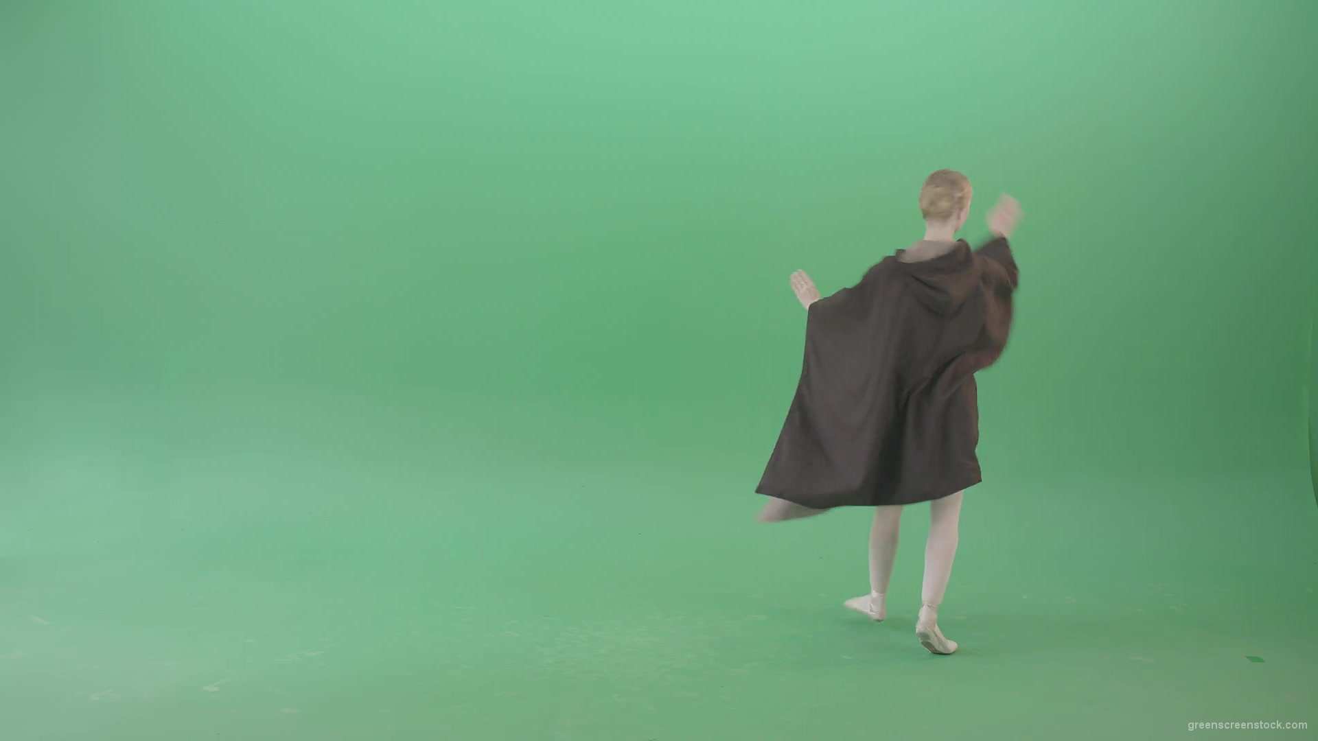 vj video background Ballet-girl-in-matle-cloak-dancing-on-green-screen-1920_003