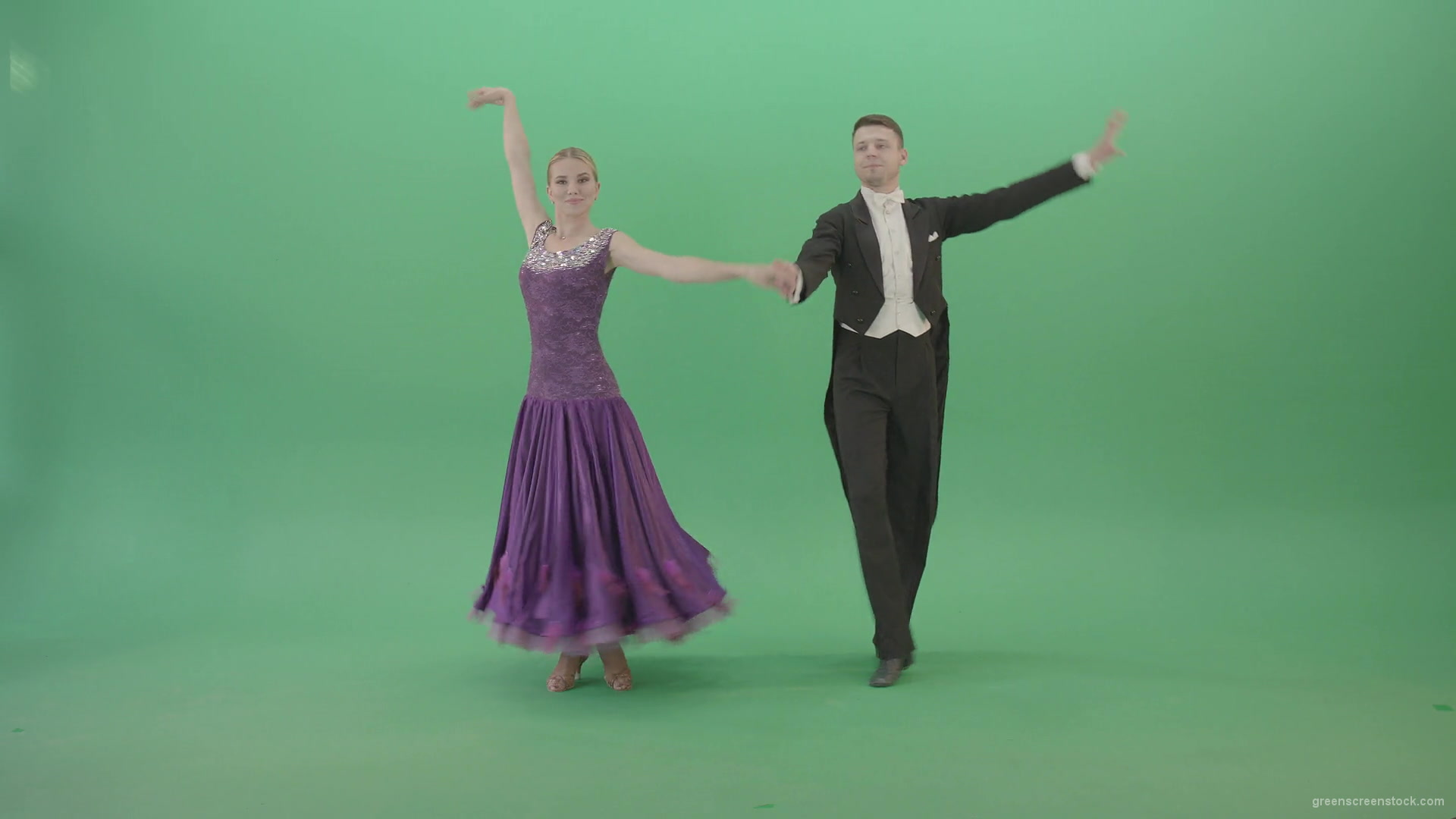 Ballroom-dance-couple-on-green-screen-makes-open-up-reverence-4K-Video-Footage-1920_004 Green Screen Stock