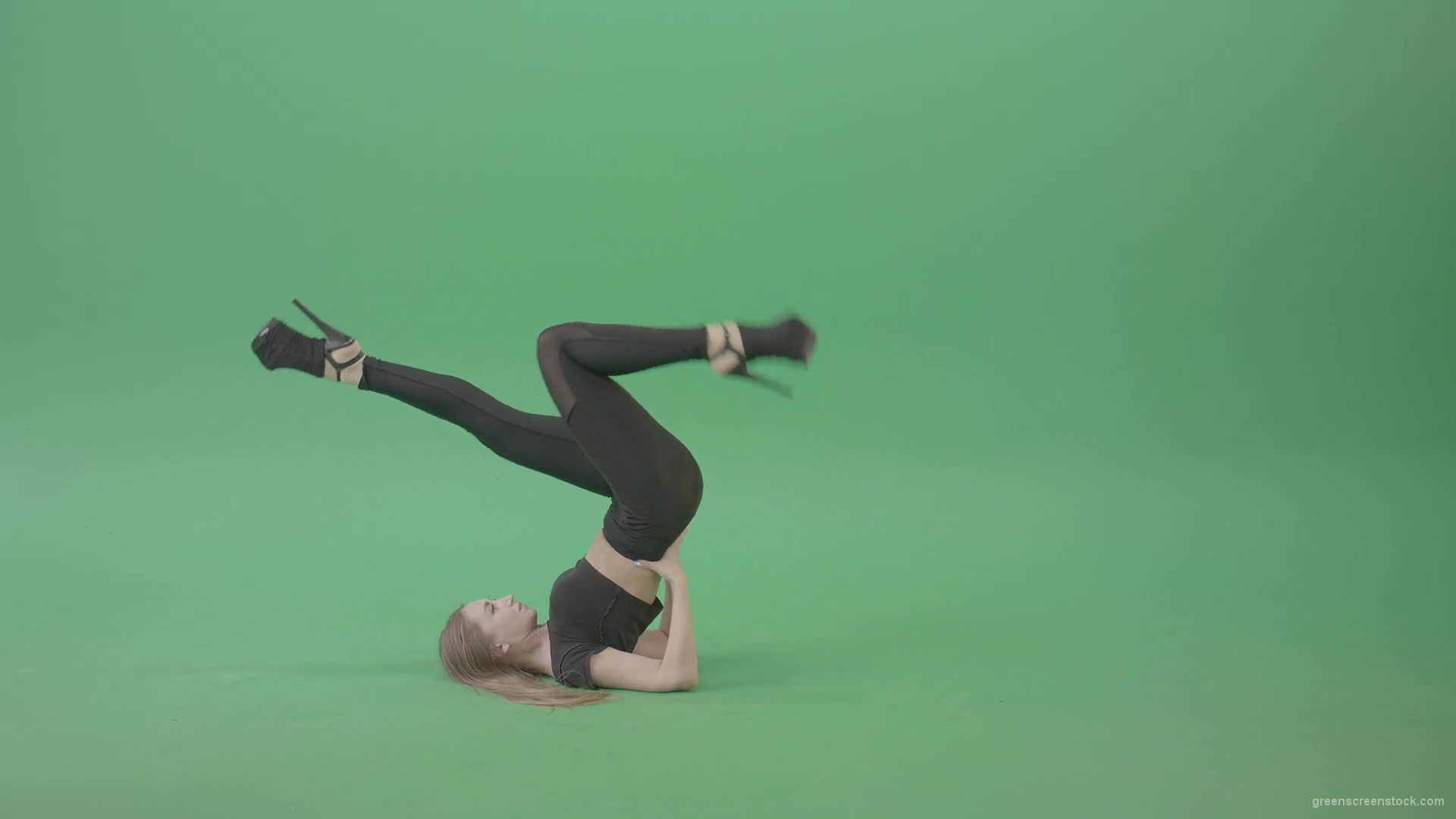 Girl-on-green-screen-in-side-view-make-legs-dance-4K-Video-Footage-1920_002 Green Screen Stock
