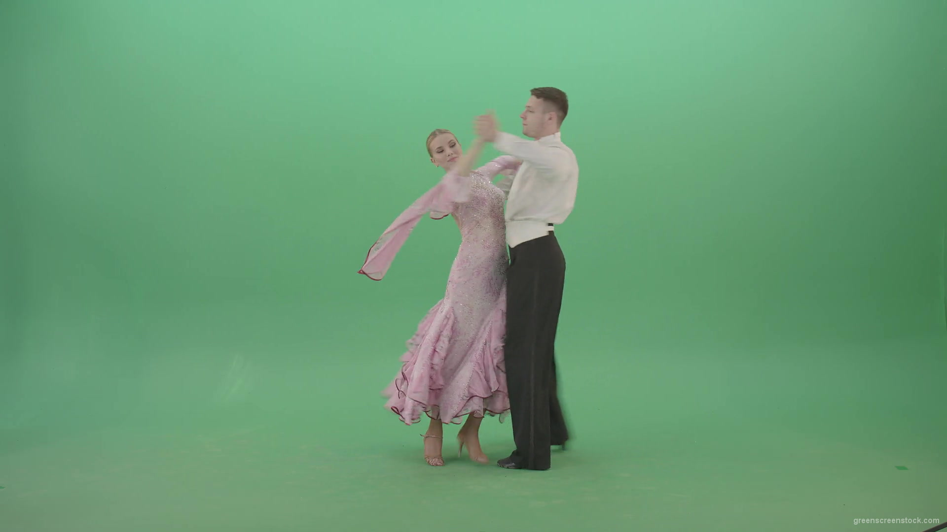 Wedding-Lovely-couple-spinning-in-green-screen-studio-dancing-ballroom-valse-4K-Video-Footage-1920_008 Green Screen Stock